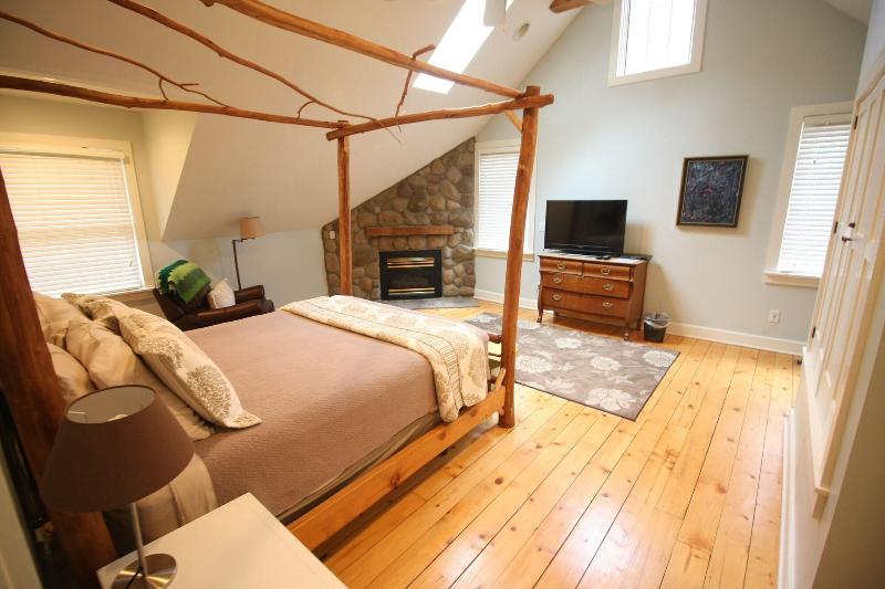 Goldberry Woods Bed & Breakfast-MicroFarm-Cottages image