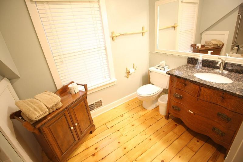 Goldberry Woods Bed & Breakfast-MicroFarm-Cottages image