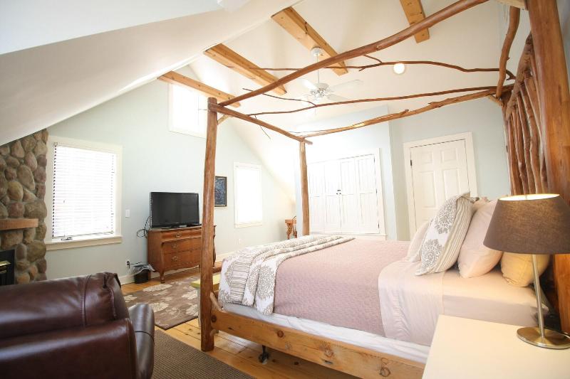 Goldberry Woods Bed & Breakfast-MicroFarm-Cottages image