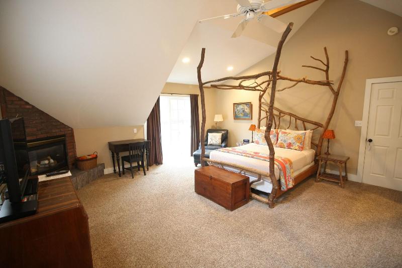 Goldberry Woods Bed & Breakfast-MicroFarm-Cottages image