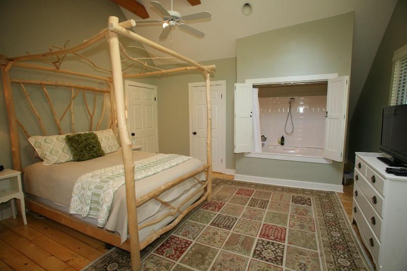 Goldberry Woods Bed & Breakfast-MicroFarm-Cottages image