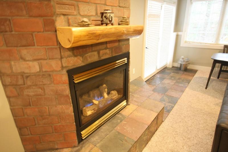 Goldberry Woods Bed & Breakfast-MicroFarm-Cottages image