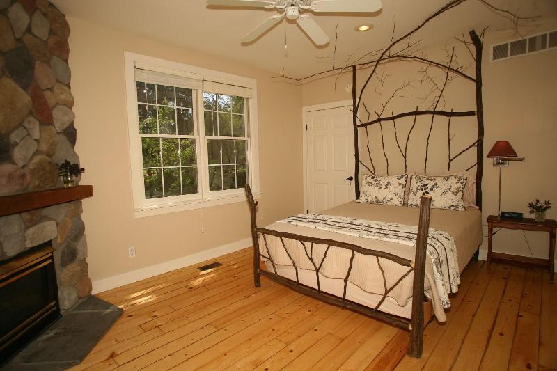 Goldberry Woods Bed & Breakfast-MicroFarm-Cottages image