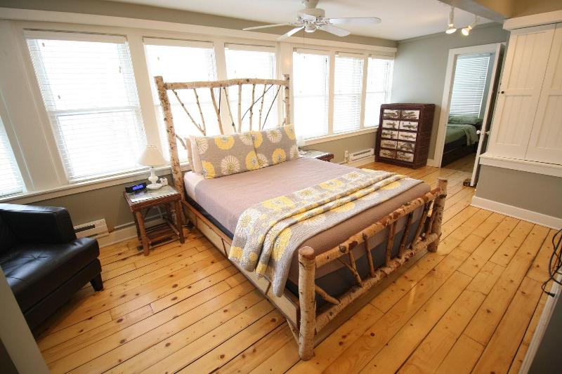Goldberry Woods Bed & Breakfast-MicroFarm-Cottages image
