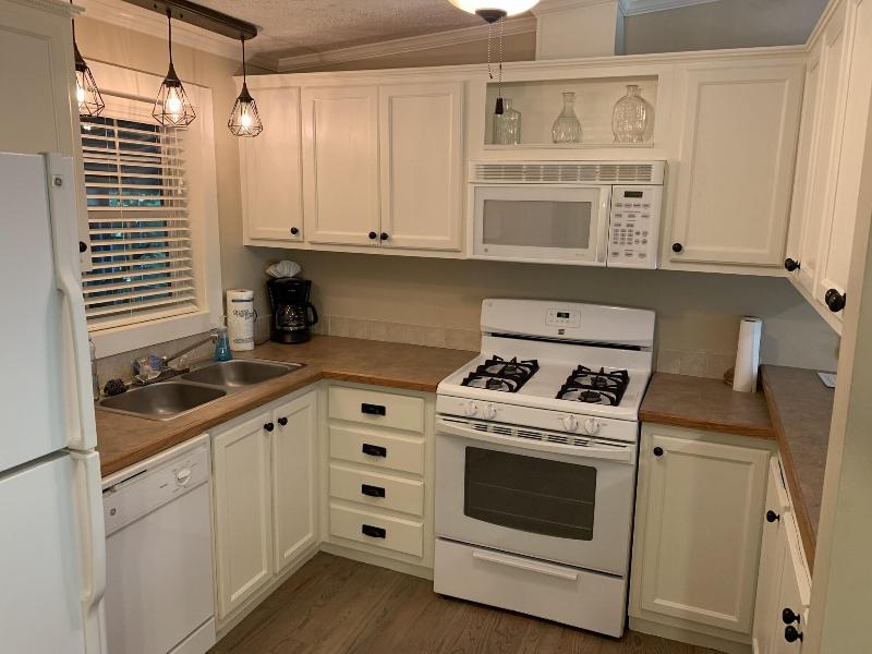 Goldberry Woods Bed & Breakfast-MicroFarm-Cottages image