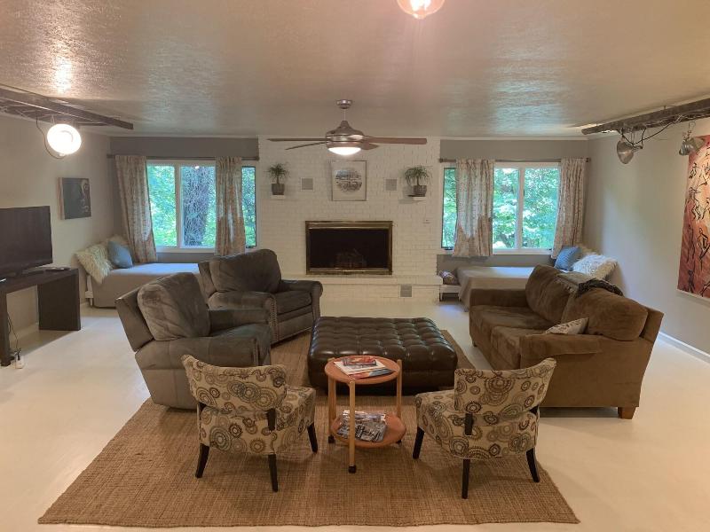Goldberry Woods Bed & Breakfast-MicroFarm-Cottages image