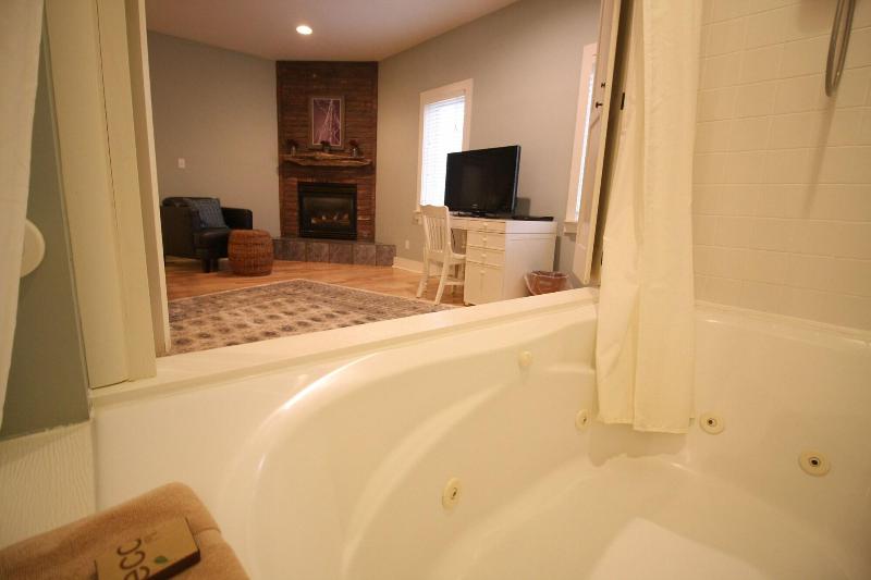 Goldberry Woods Bed & Breakfast-MicroFarm-Cottages image
