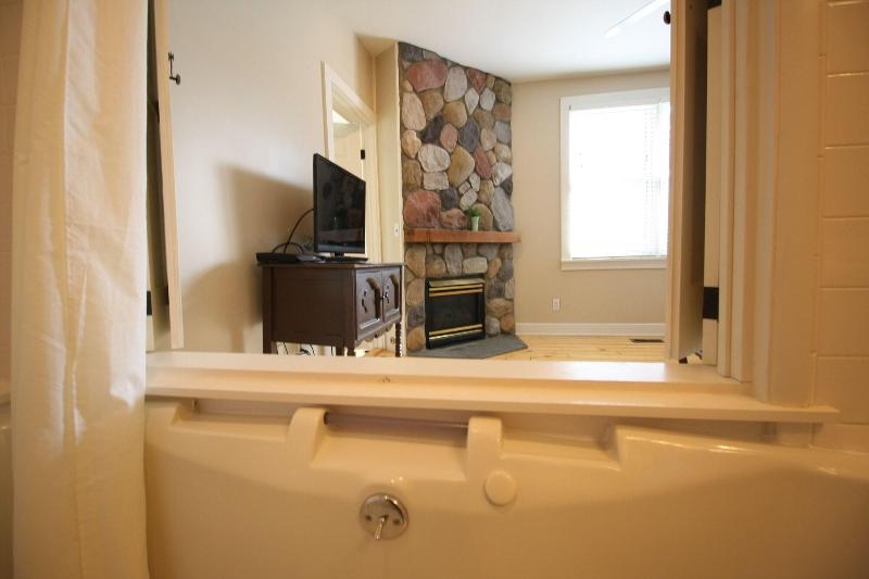 Goldberry Woods Bed & Breakfast-MicroFarm-Cottages image