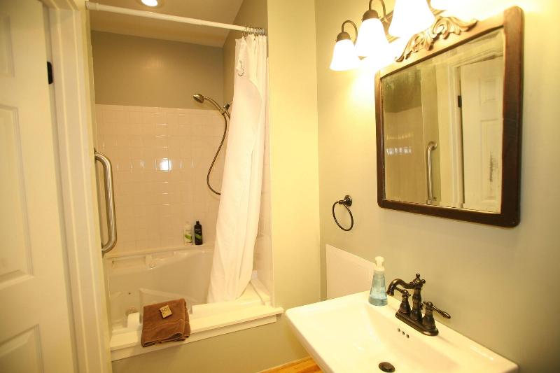 Goldberry Woods Bed & Breakfast-MicroFarm-Cottages image