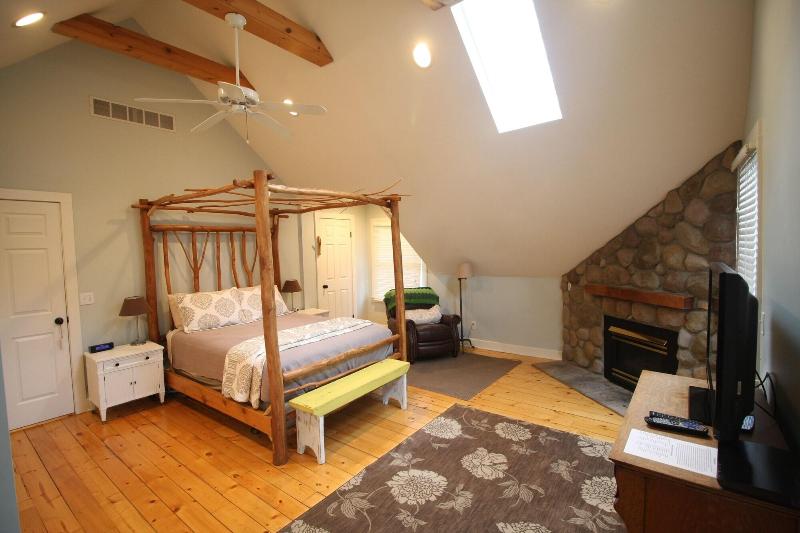 Goldberry Woods Bed & Breakfast-MicroFarm-Cottages image