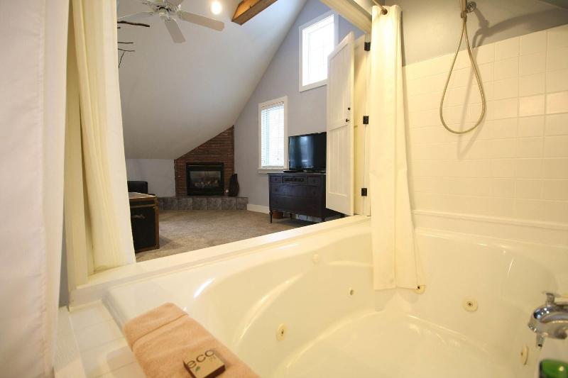 Goldberry Woods Bed & Breakfast-MicroFarm-Cottages image