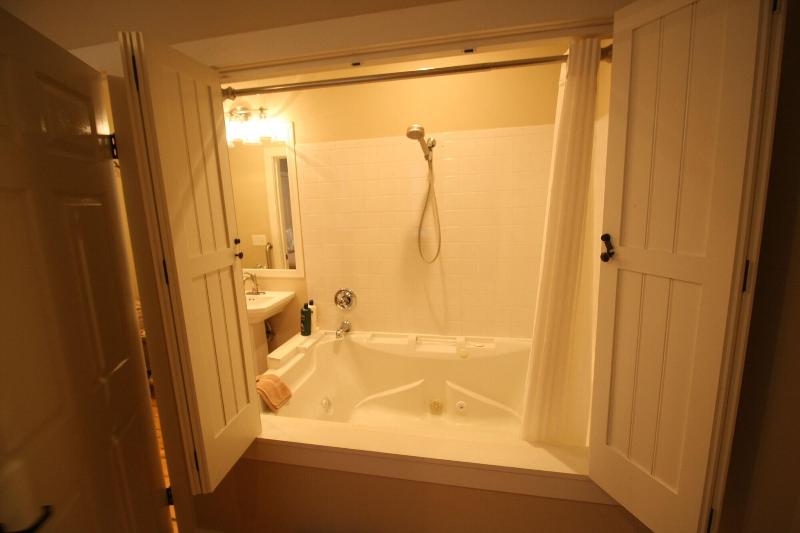 Goldberry Woods Bed & Breakfast-MicroFarm-Cottages image