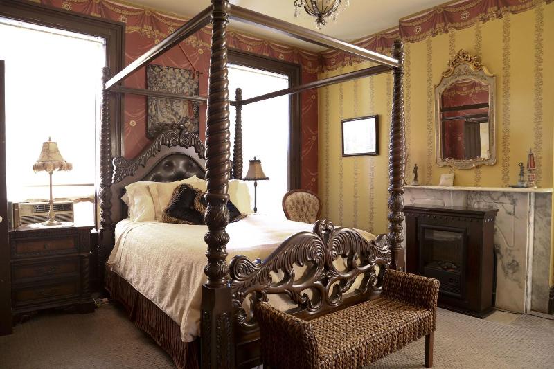 The Victorian Mansion image