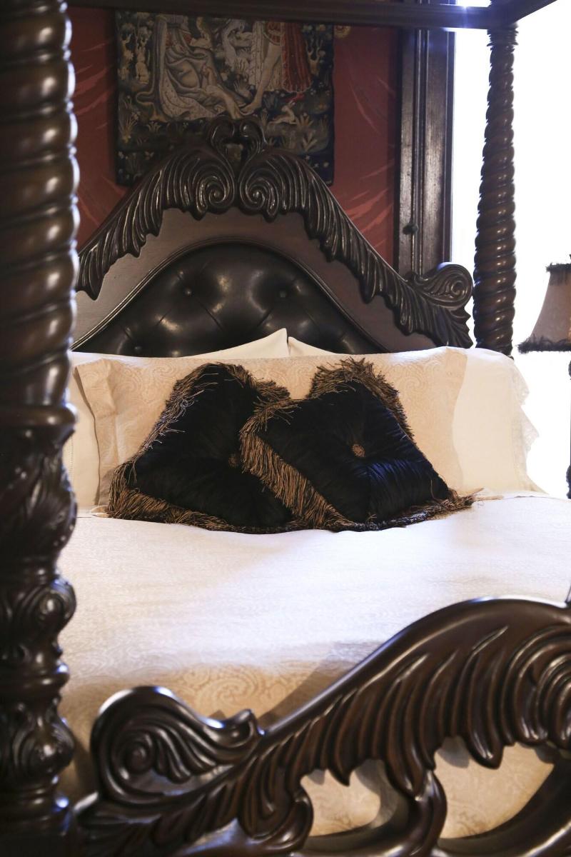 The Victorian Mansion image