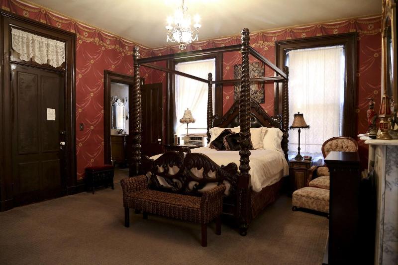 The Victorian Mansion image