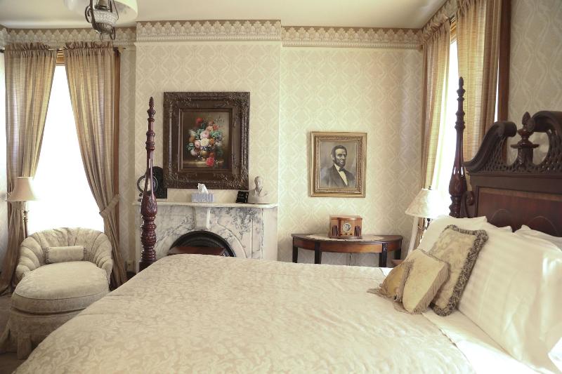 The Victorian Mansion image