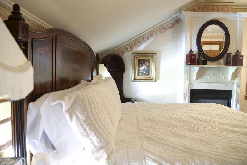 The Victorian Mansion image