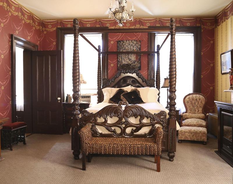 The Victorian Mansion image