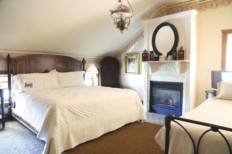 The Victorian Mansion image