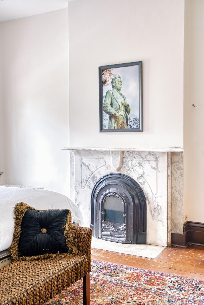 The Victorian Mansion image