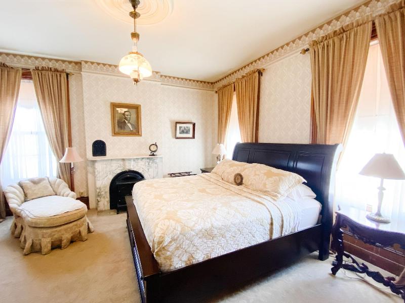 The Victorian Mansion image