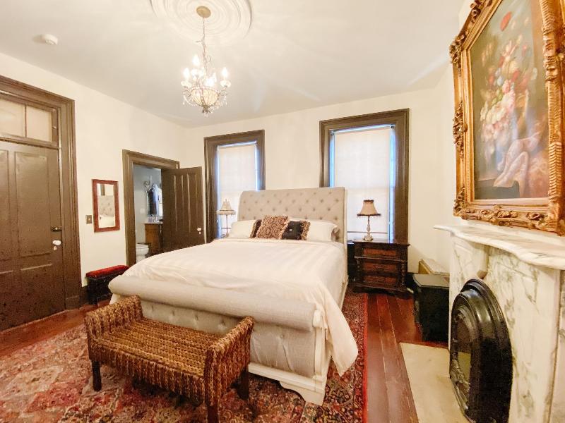 The Victorian Mansion image
