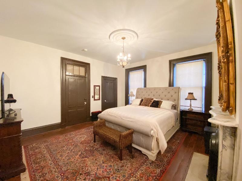 The Victorian Mansion image