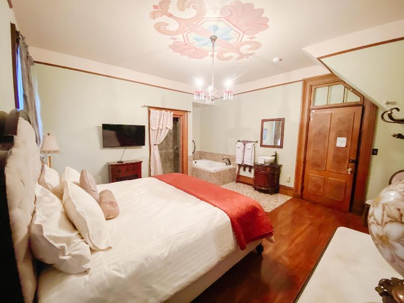 The Victorian Mansion image