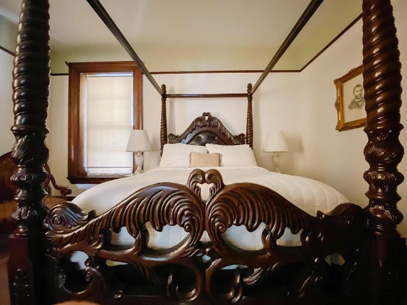 The Victorian Mansion image