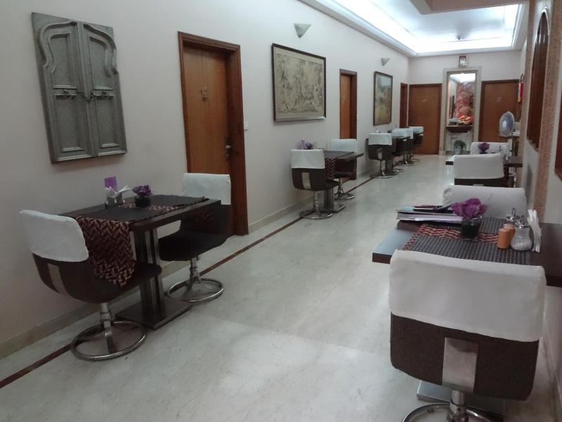 Regent Hotel Colaba image