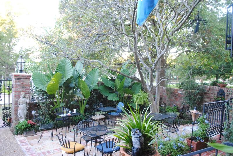 Stay Fairfield - Fairfield Place and Fairfield Man — exterior view