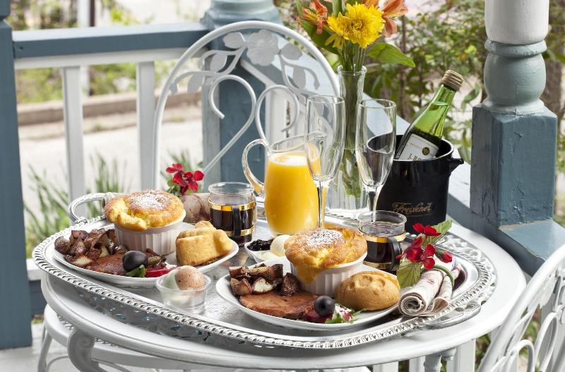 Cliff Cottage Inn - Victorian B&B and Boutique Hot