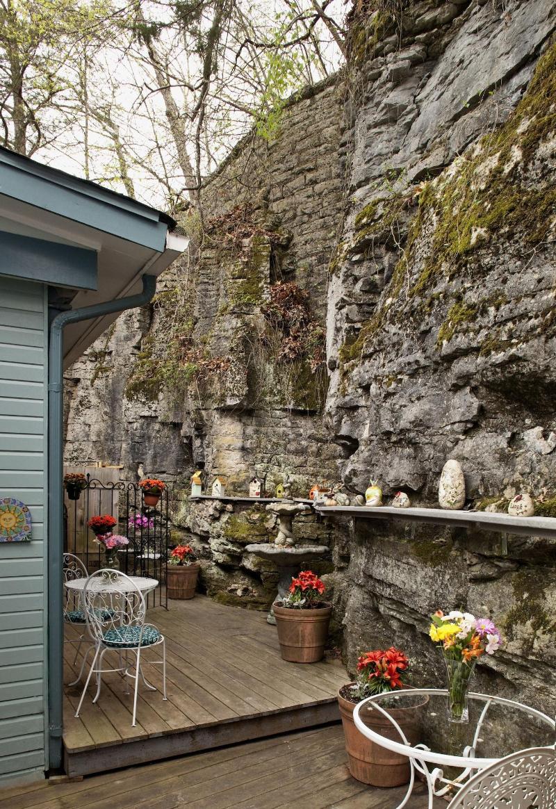 Cliff Cottage Inn - Victorian B&B and Boutique Hot