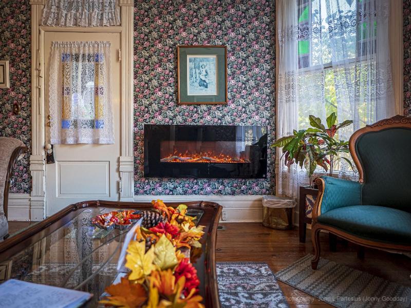 Cliff Cottage Inn - Victorian B&B and Boutique Hot 5