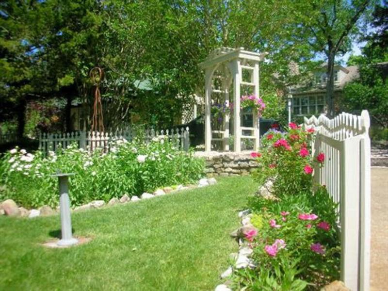 Rock Cottage Gardens B&B