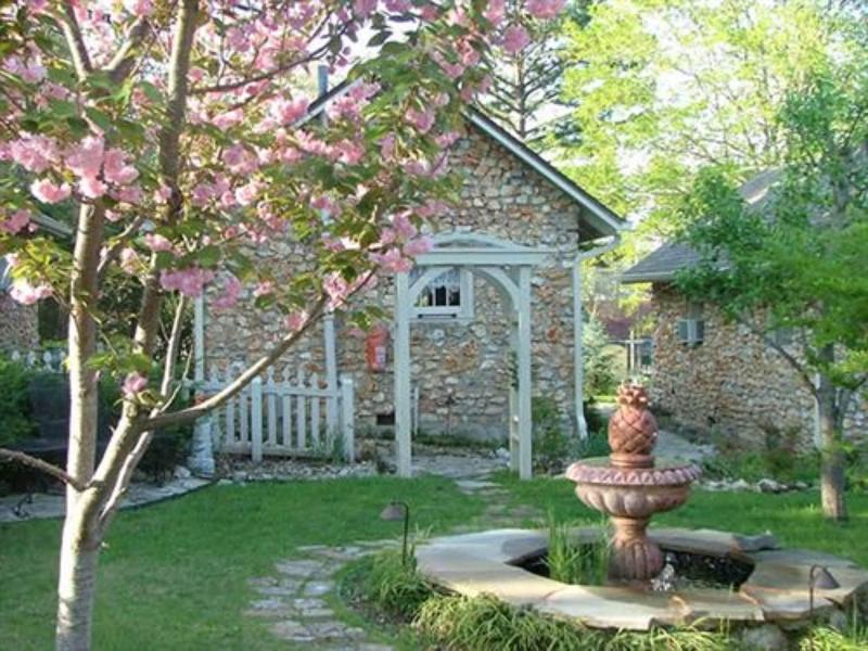 Rock Cottage Gardens B&B
