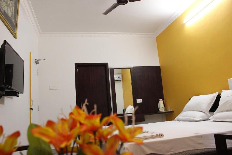 Sri Aarvee Hotels image