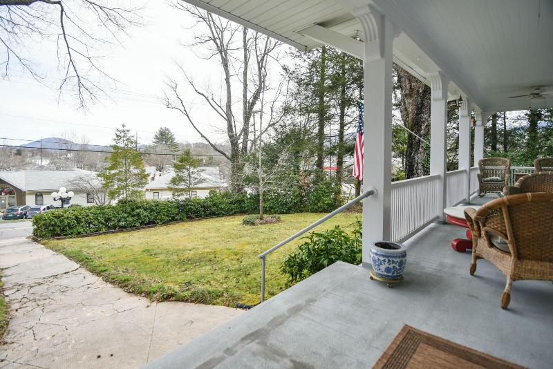 Love Lane Bed & Breakfast image
