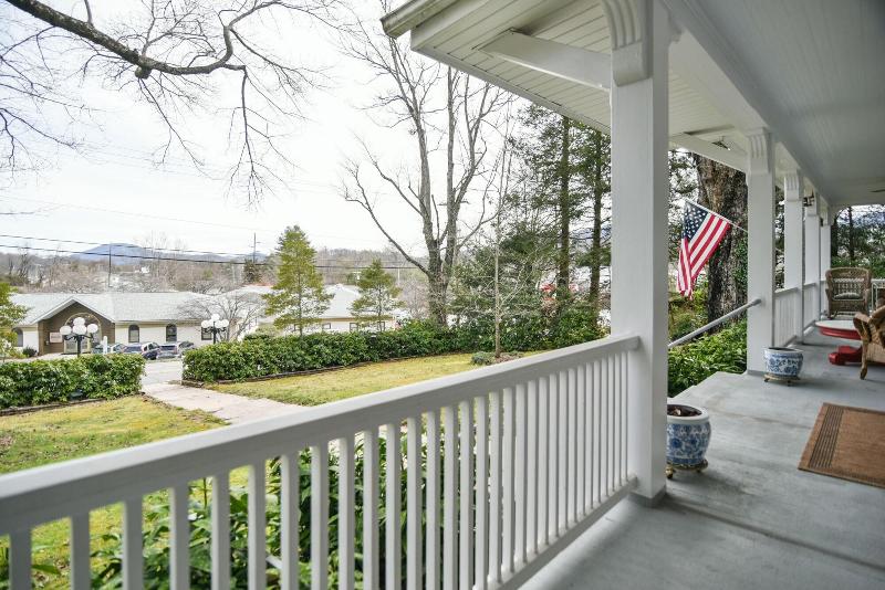Love Lane Bed & Breakfast image