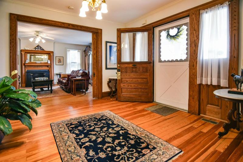 Love Lane Bed & Breakfast image