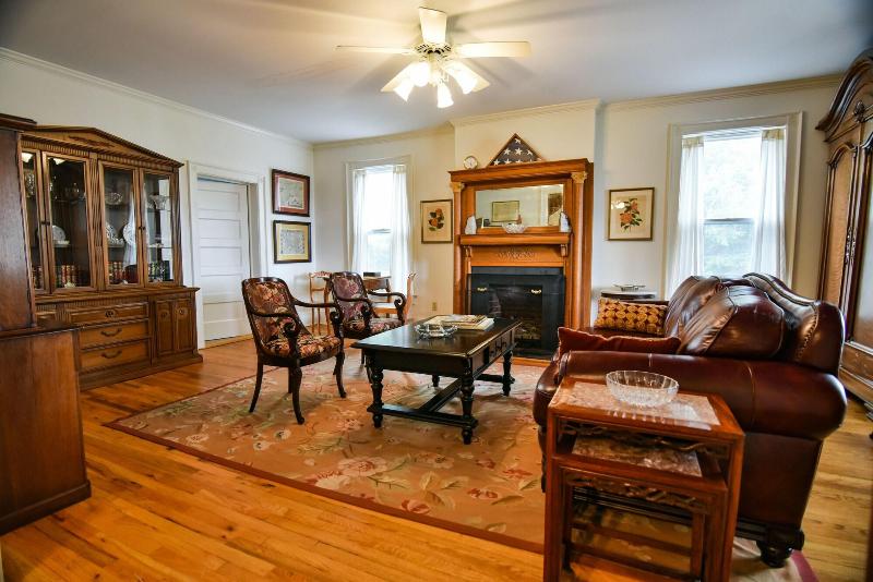 Love Lane Bed & Breakfast image