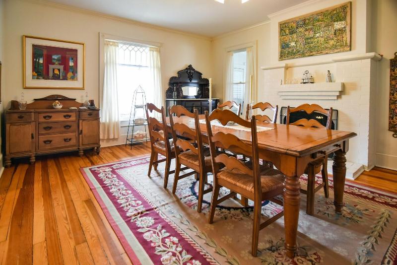 Love Lane Bed & Breakfast image