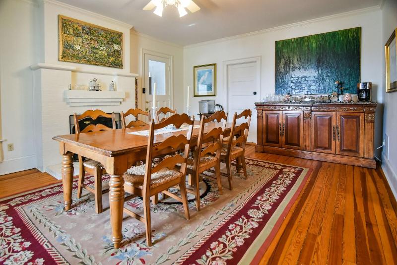 Love Lane Bed & Breakfast image