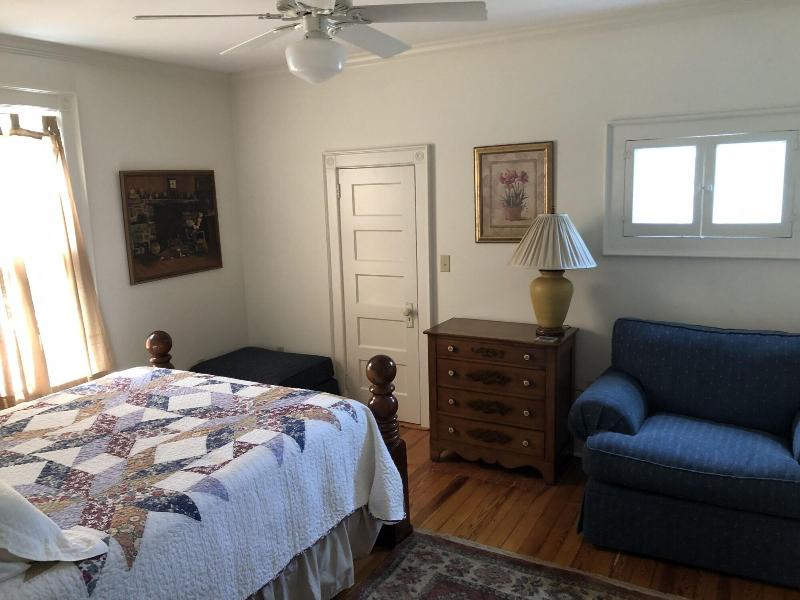 Love Lane Bed & Breakfast image