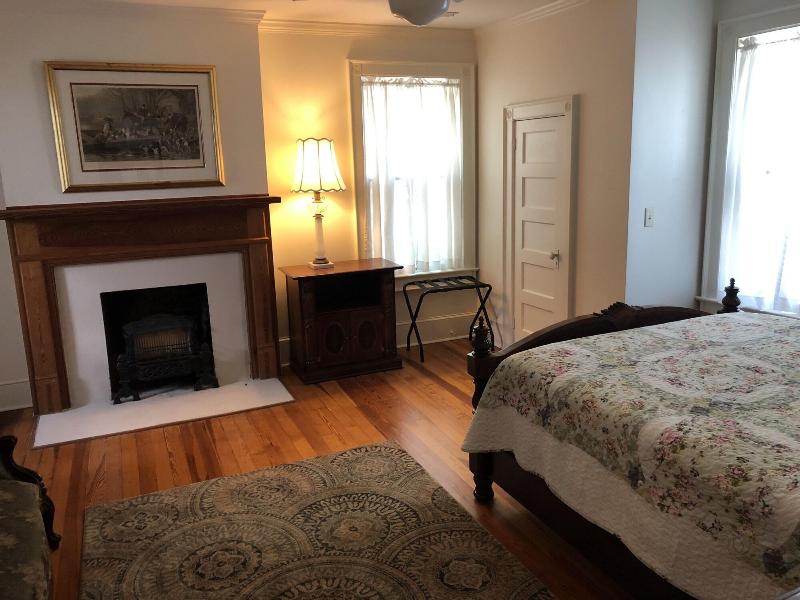 Love Lane Bed & Breakfast image
