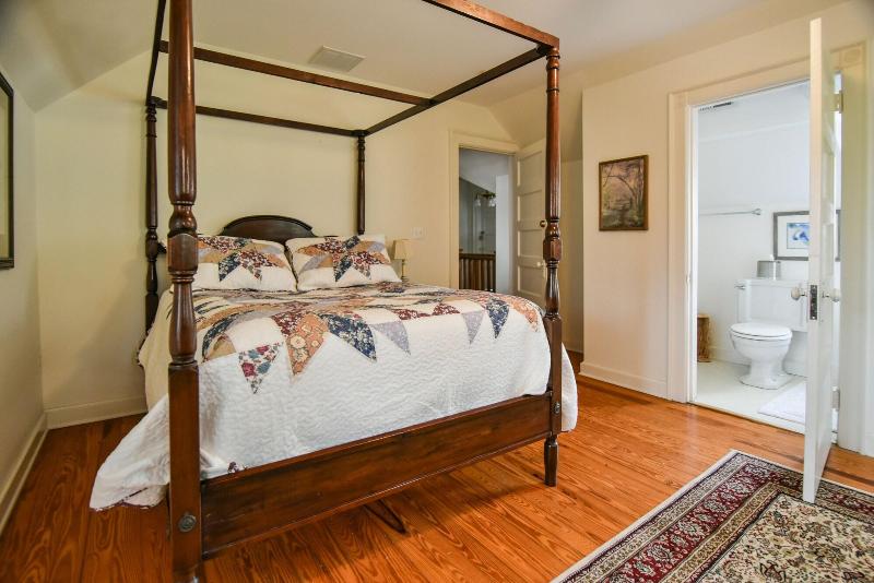 Love Lane Bed & Breakfast image
