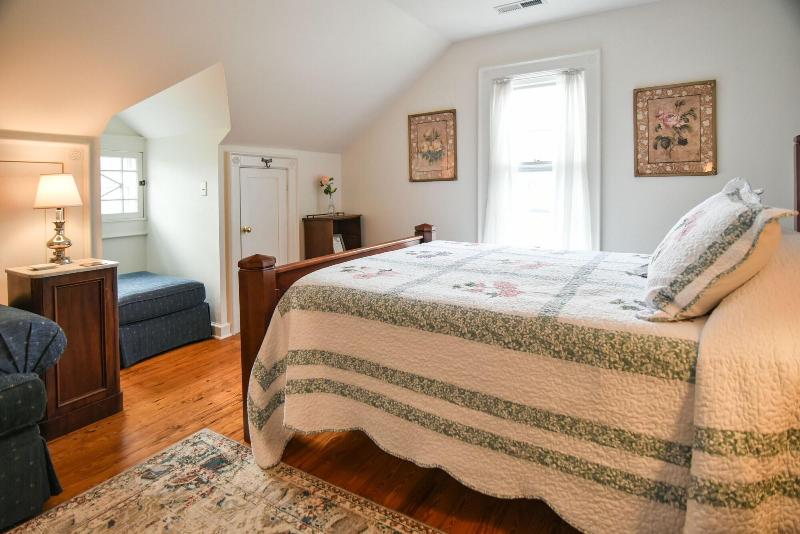 Love Lane Bed & Breakfast image