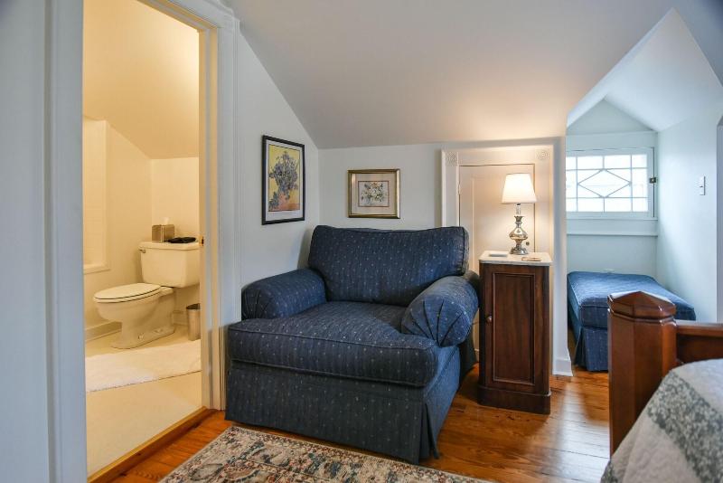 Love Lane Bed & Breakfast image