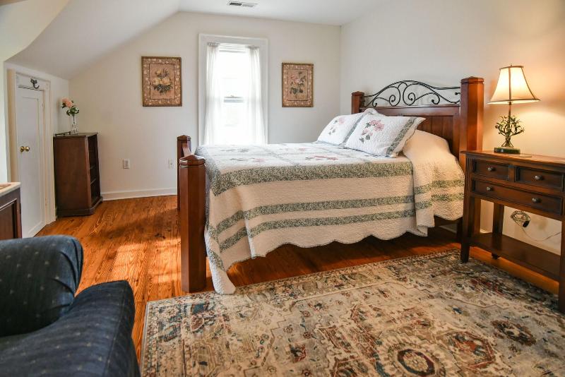 Love Lane Bed & Breakfast image