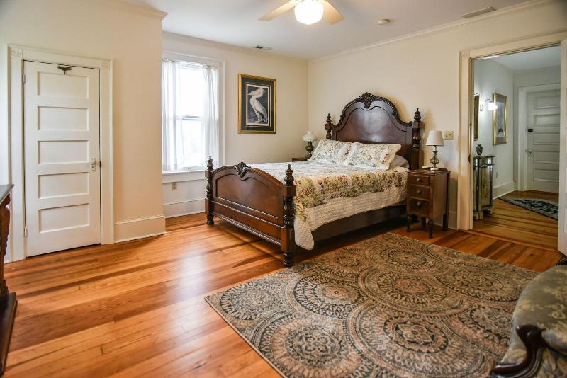 Love Lane Bed & Breakfast image